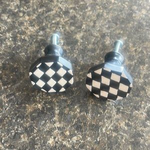 McKenzie Child’s look-alike cabinet/counter wooden knobs